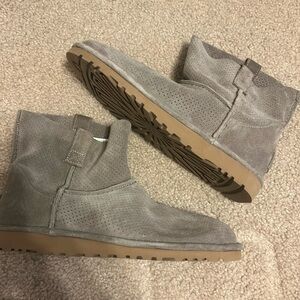 BRAND NEW Slouchy Ugg Boot
